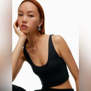 ARITZIA BABATON CONTOUR CROPPED TANK IN BLACK